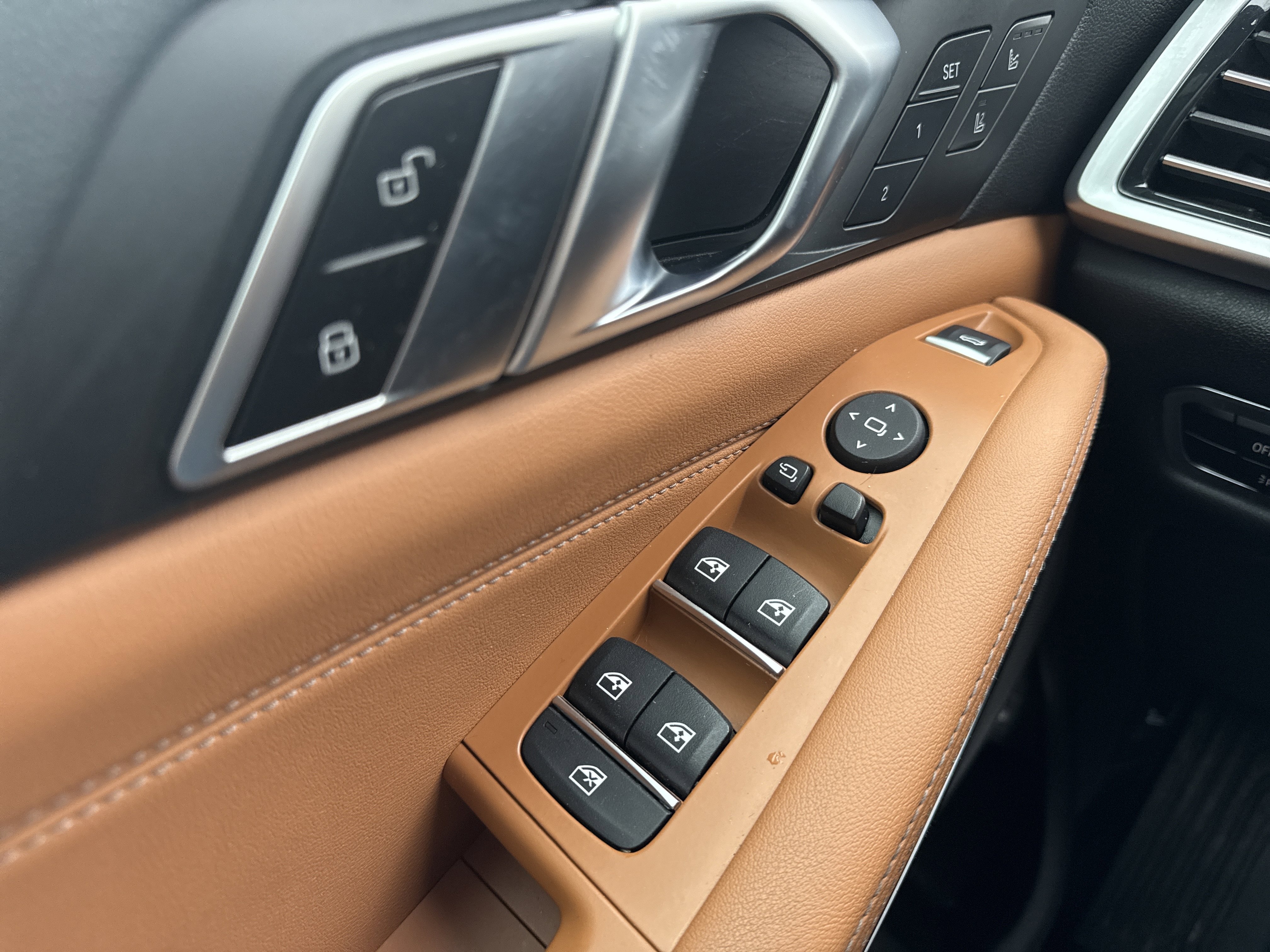 Used 2023 BMW X5 xDrive45e w/ Executive Package image 31