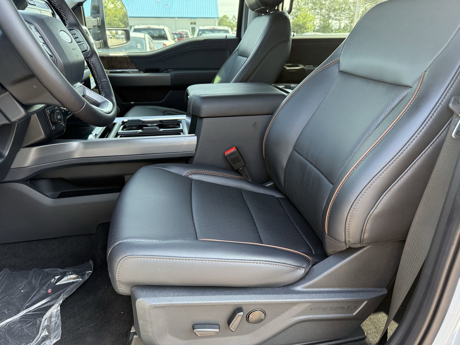 New 2025 Ford F250 Lariat w/ Lariat Ultimate Package image 13