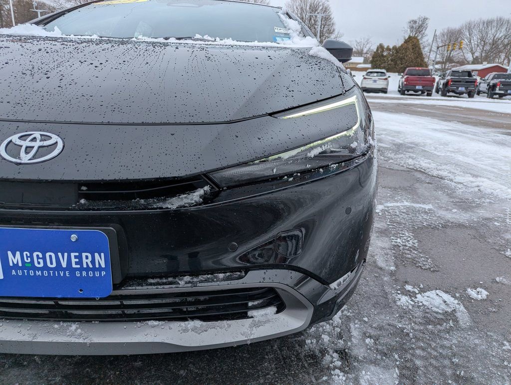 Used 2024 Toyota Prius XLE image 11