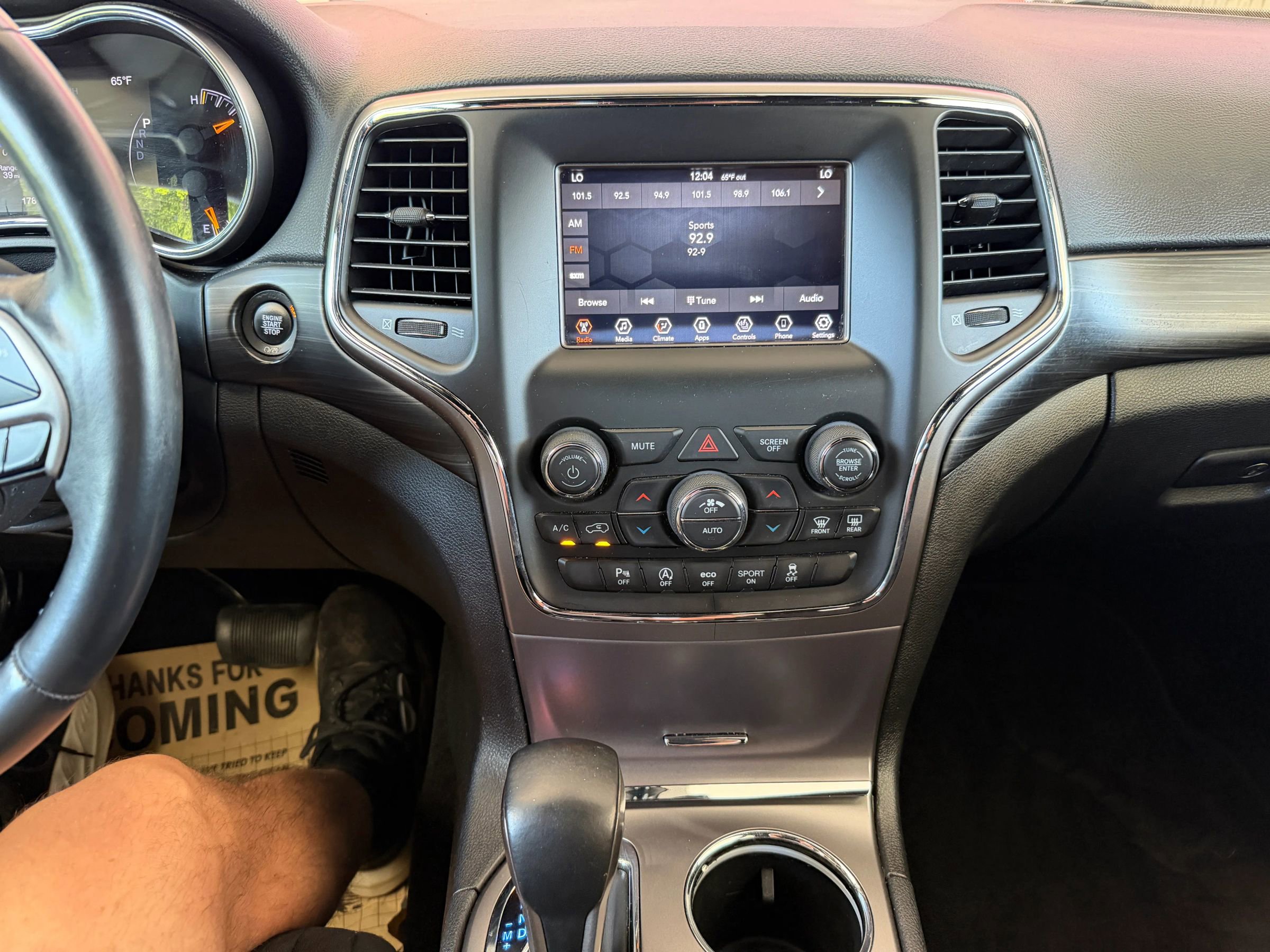 Used 2019 Jeep Grand Cherokee Laredo AWD/4WD image 13