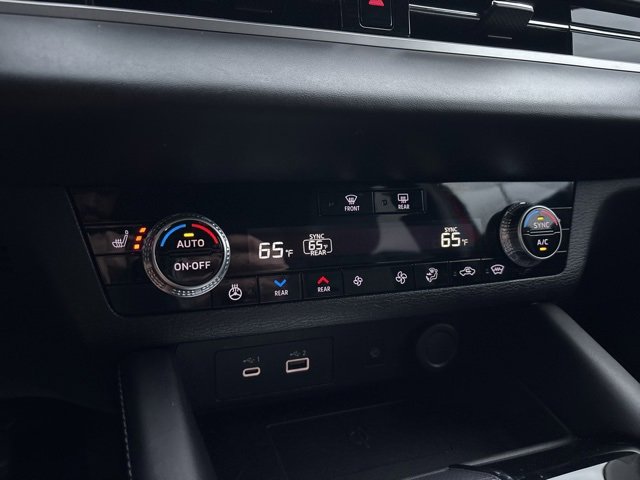 Used 2024 Mitsubishi Outlander SEL Black Edition image 27