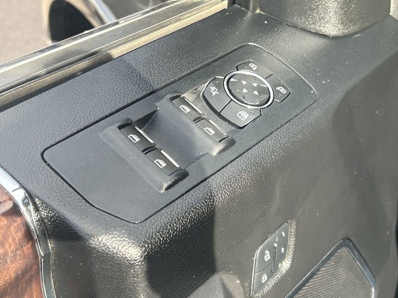 Used 2016 Ford F150 Platinum w/ Equipment Group 701A Luxury image 18