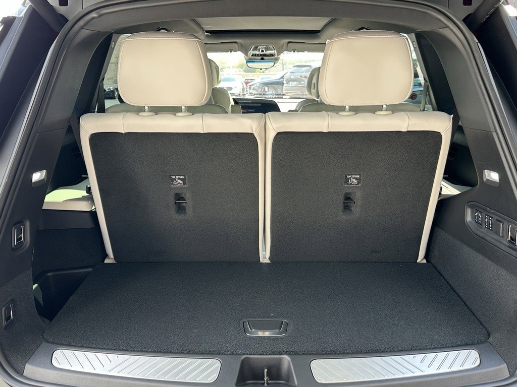 New 2026 Cadillac Vistiq Sport image 4