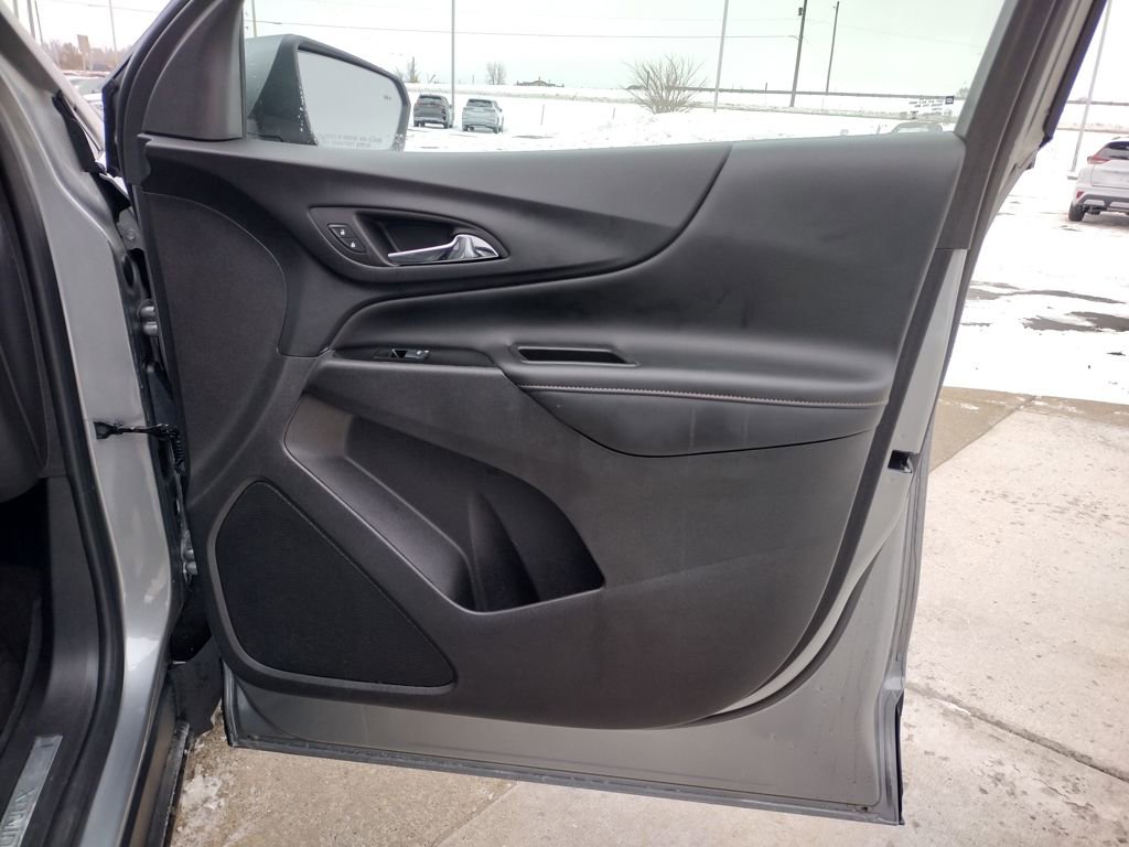Used 2024 Chevrolet Equinox Premier image 23