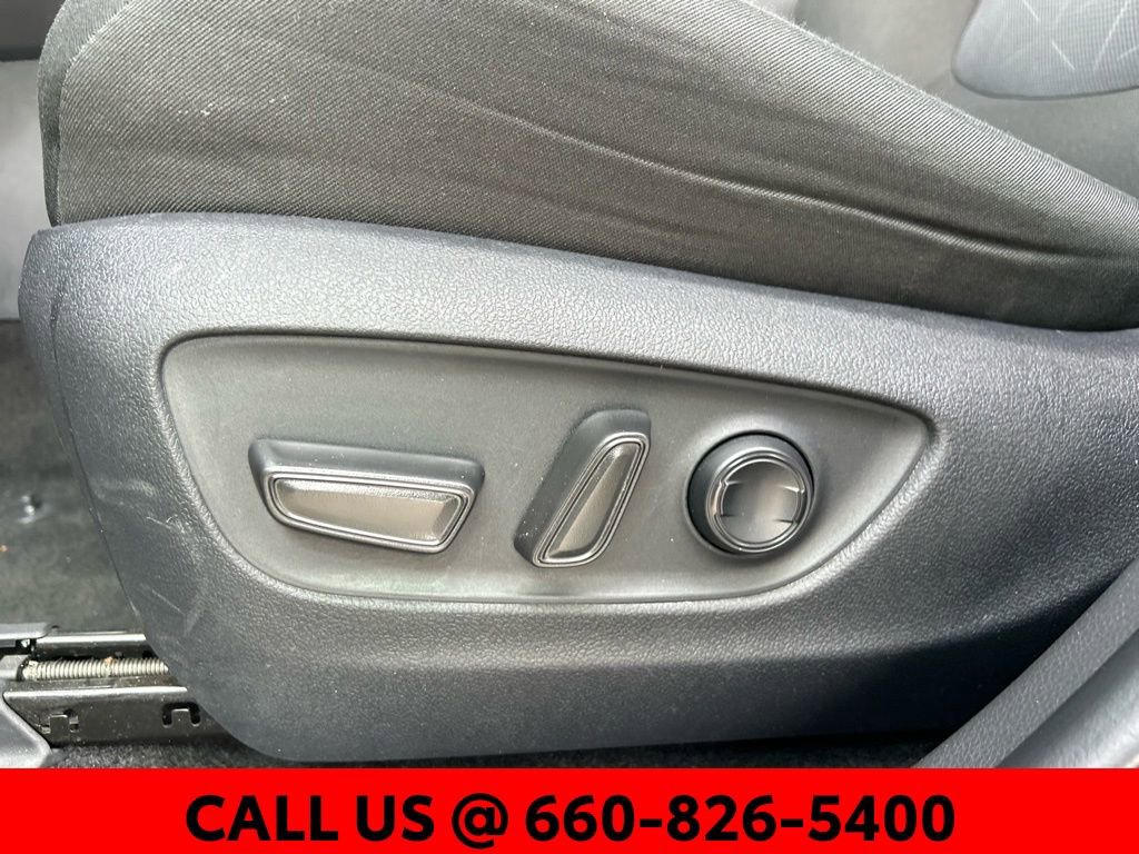 Used 2025 Toyota RAV4 XLE image 14