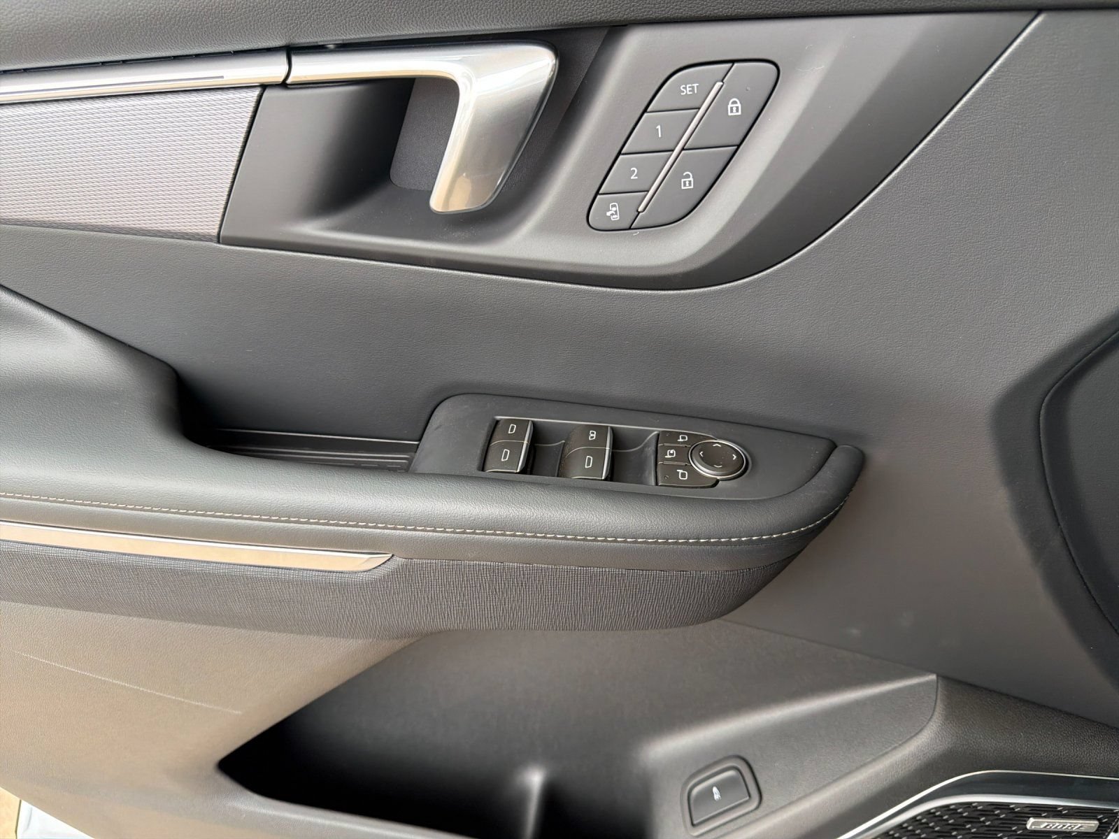 New 2026 Buick Enclave Sport Touring w/ Power Package FWD image 11