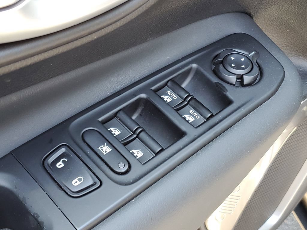 Used 2023 Jeep Renegade Limited AWD/4WD image 23