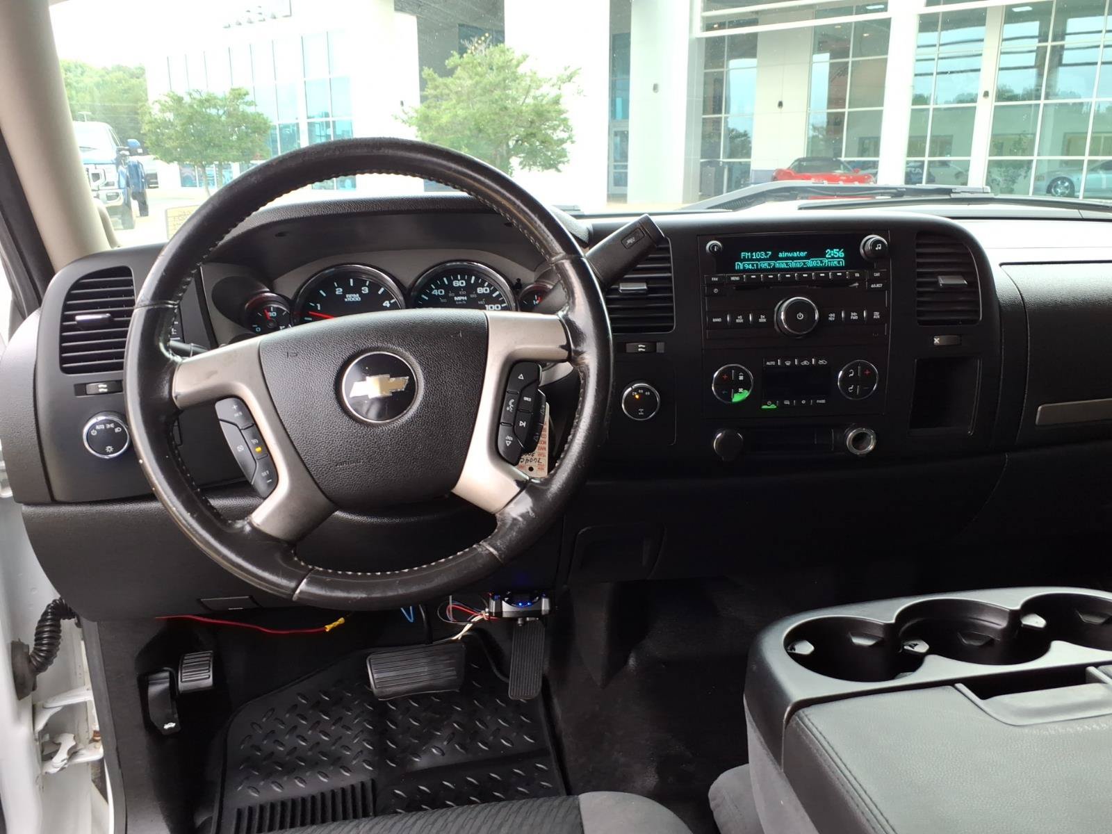 Used 2009 Chevrolet Silverado 3500 LT w/ Interior Plus Package AWD/4WD image 9
