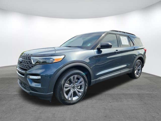 Used 2023 Ford Explorer XLT w/ Equipment Group 202A RWD image 3