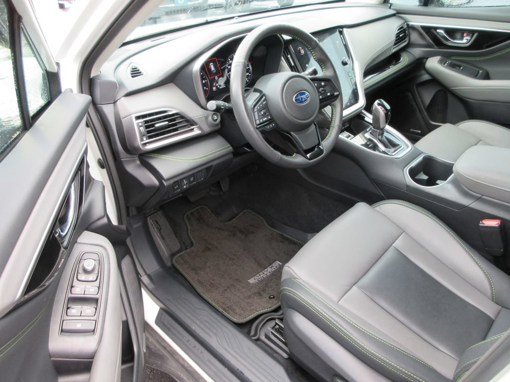 Used 2025 Subaru Outback Onyx Edition AWD/4WD image 13