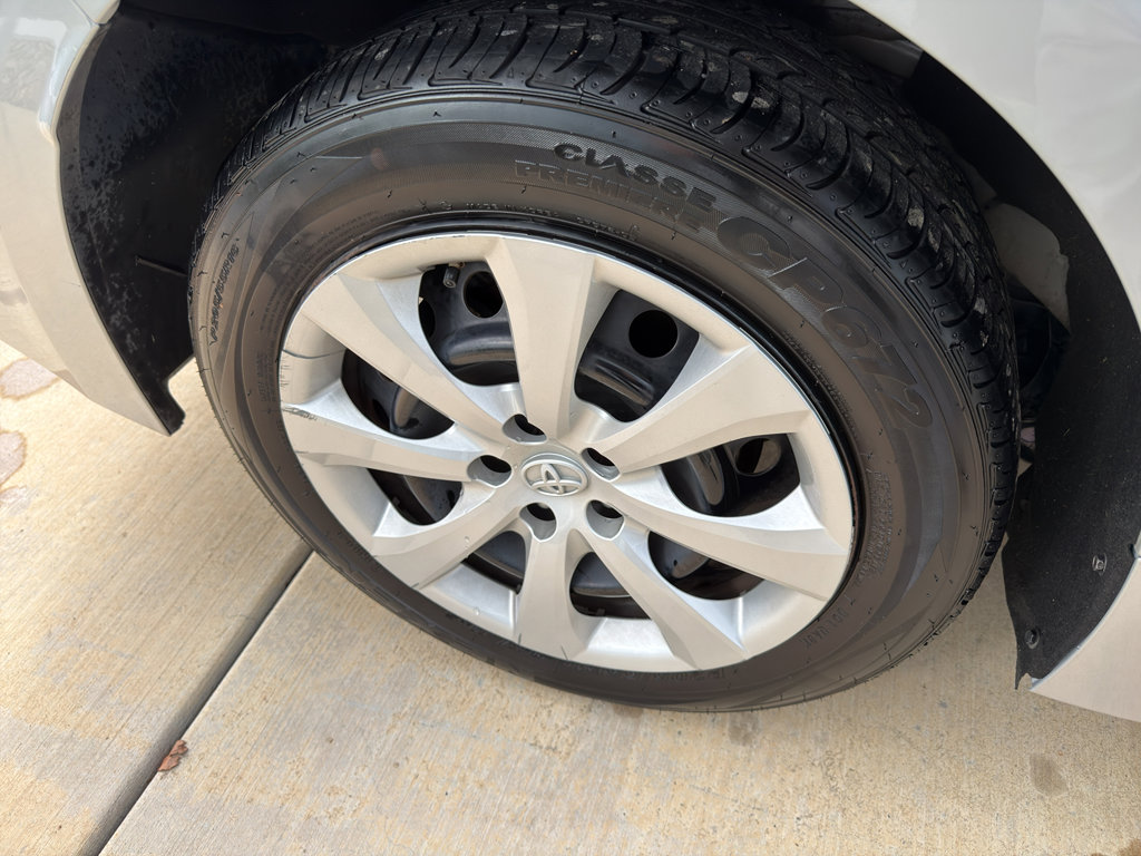 Used 2023 Toyota Corolla LE image 12