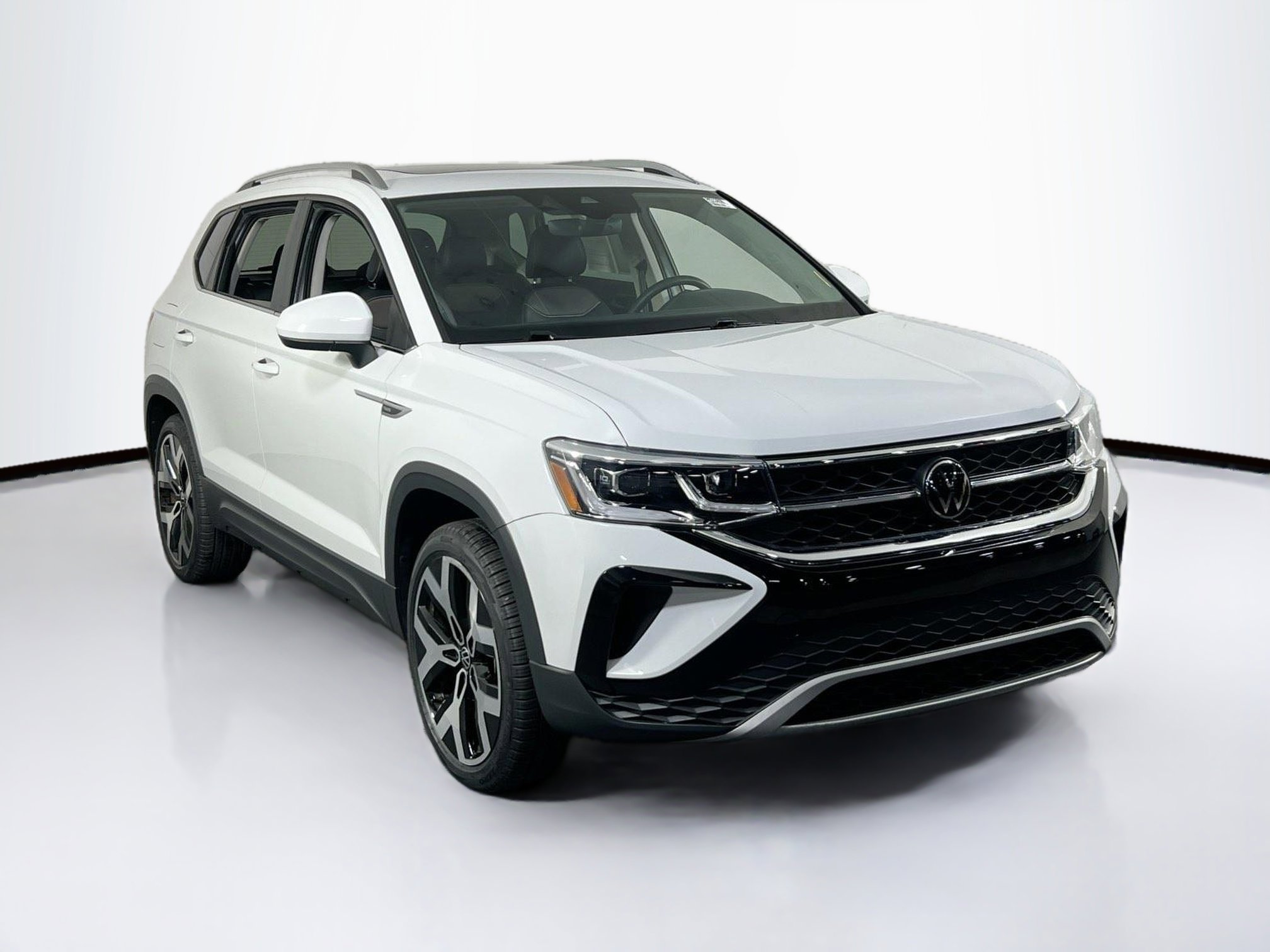 Used 2023 Volkswagen Taos SEL image 3