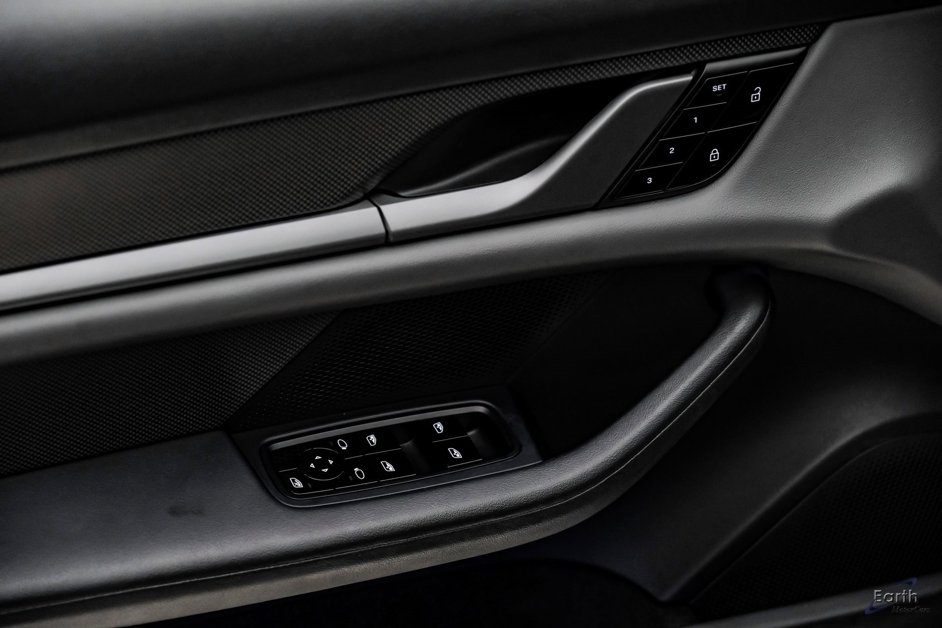 Used 2020 Porsche Taycan Turbo S image 73