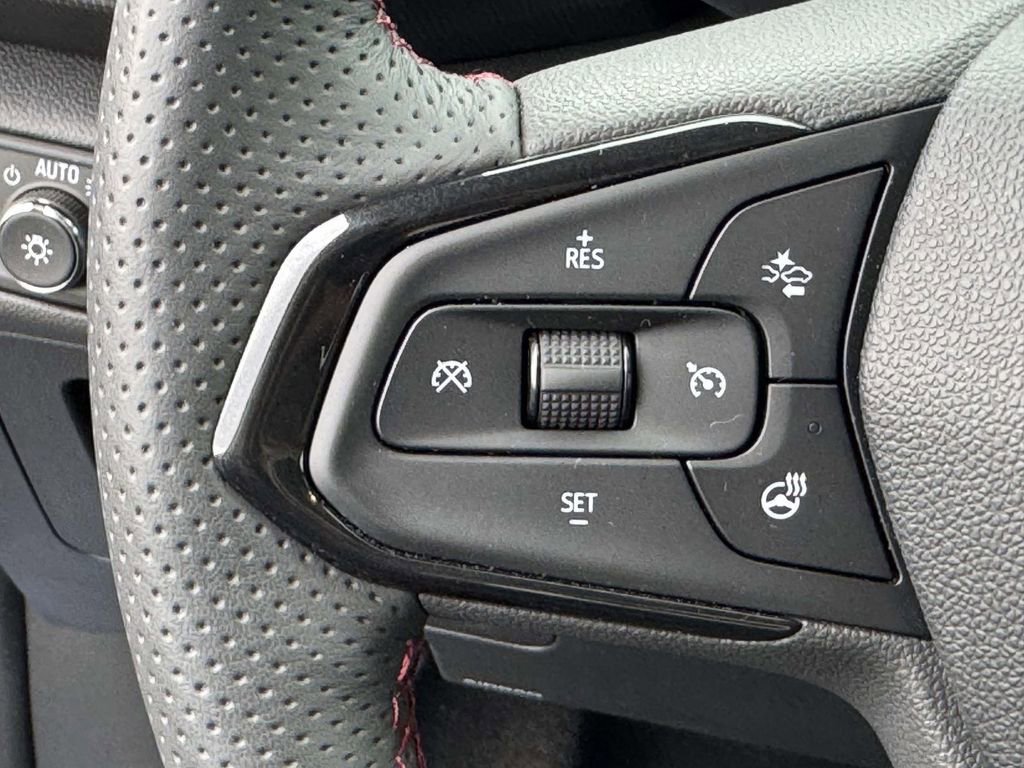Used 2023 Chevrolet TrailBlazer RS w/ Technology Package AWD/4WD image 23