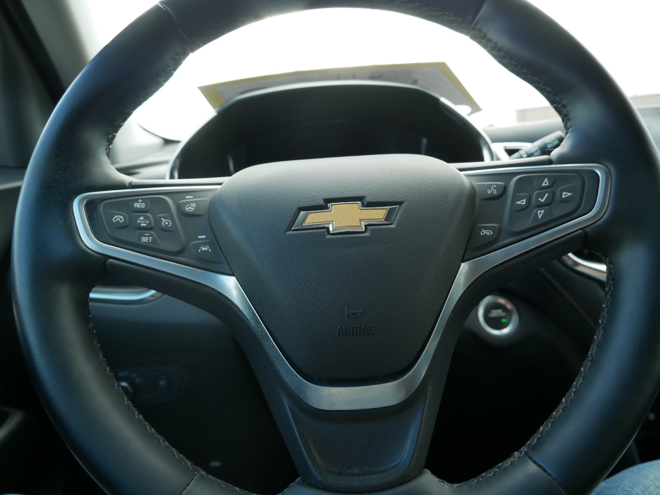 Used 2023 Chevrolet Equinox Premier AWD/4WD image 25
