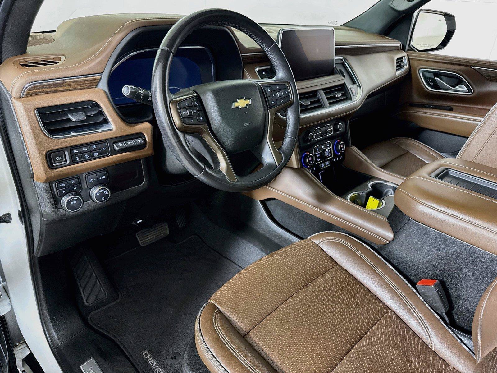 Used 2022 Chevrolet Suburban High Country w/ Premium Package 2 AWD/4WD image 7