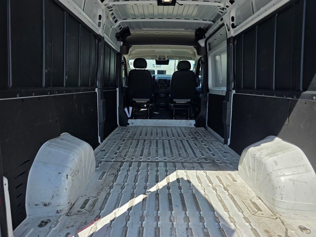 Used 2025 RAM ProMaster 2500 w/ Convenience Group FWD image 16