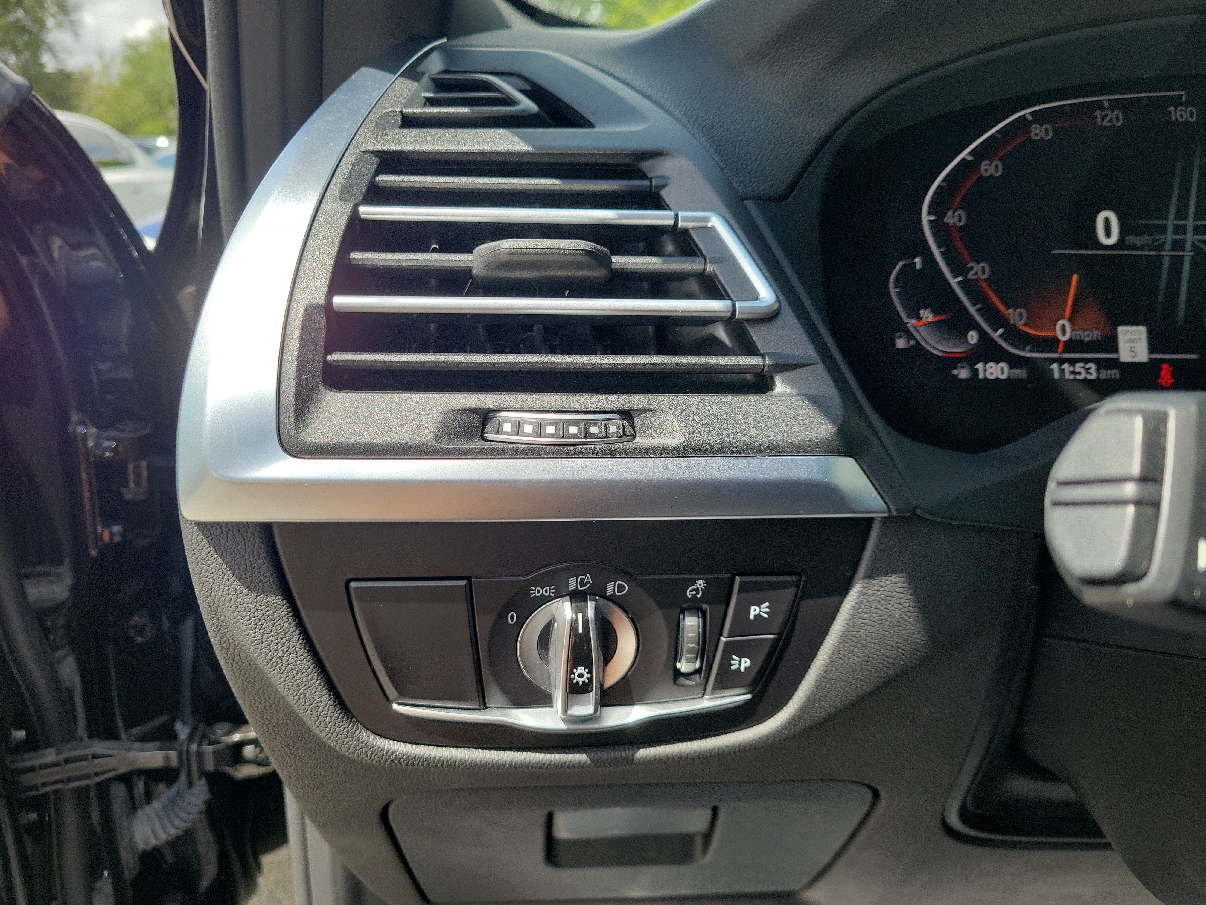 Used 2024 BMW X4 xDrive30i AWD/4WD image 15