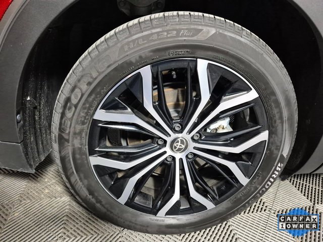 Used 2025 Toyota Crown XLE image 8