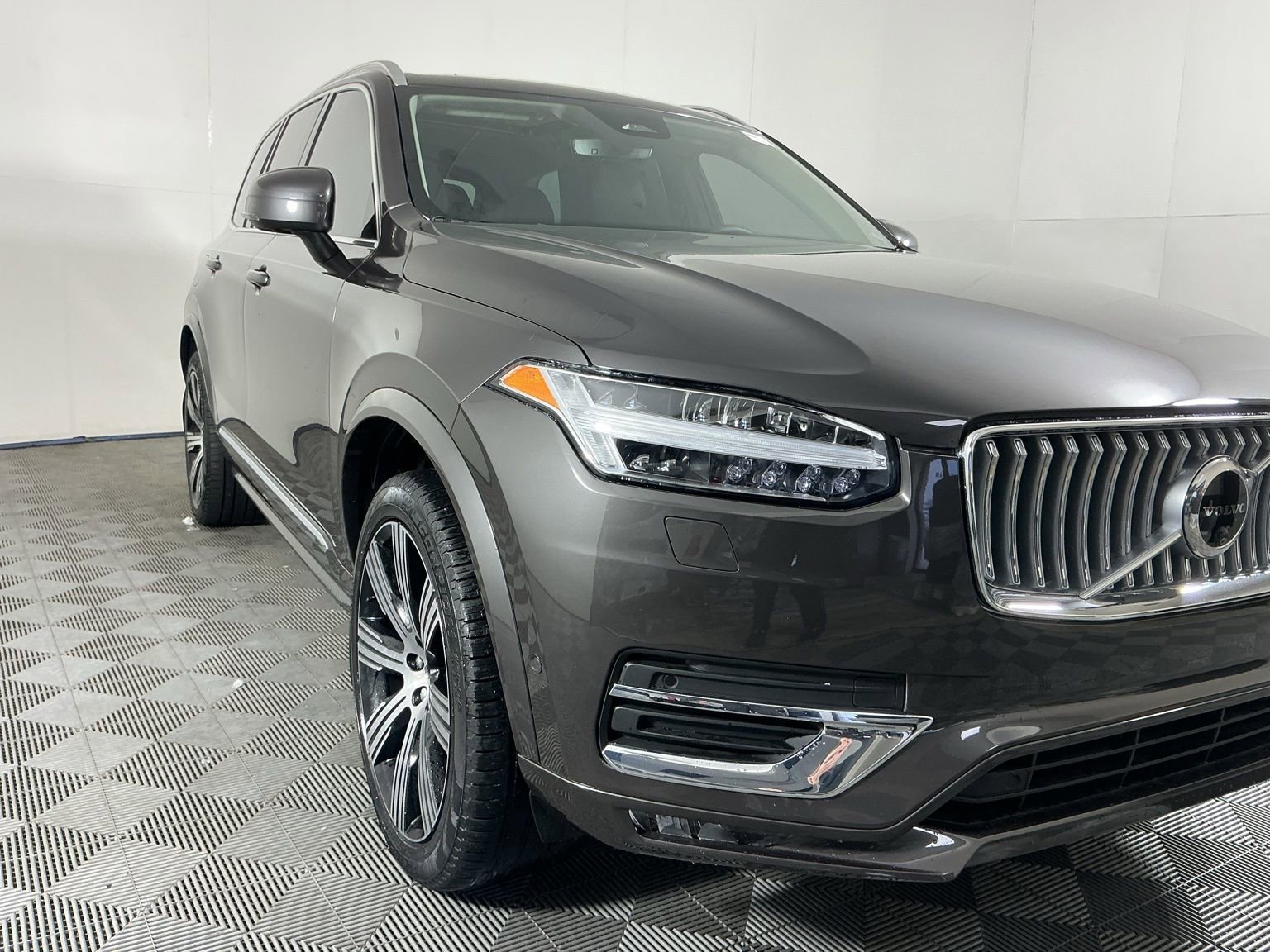 Used 2024 Volvo XC90 B6 Ultimate image 3