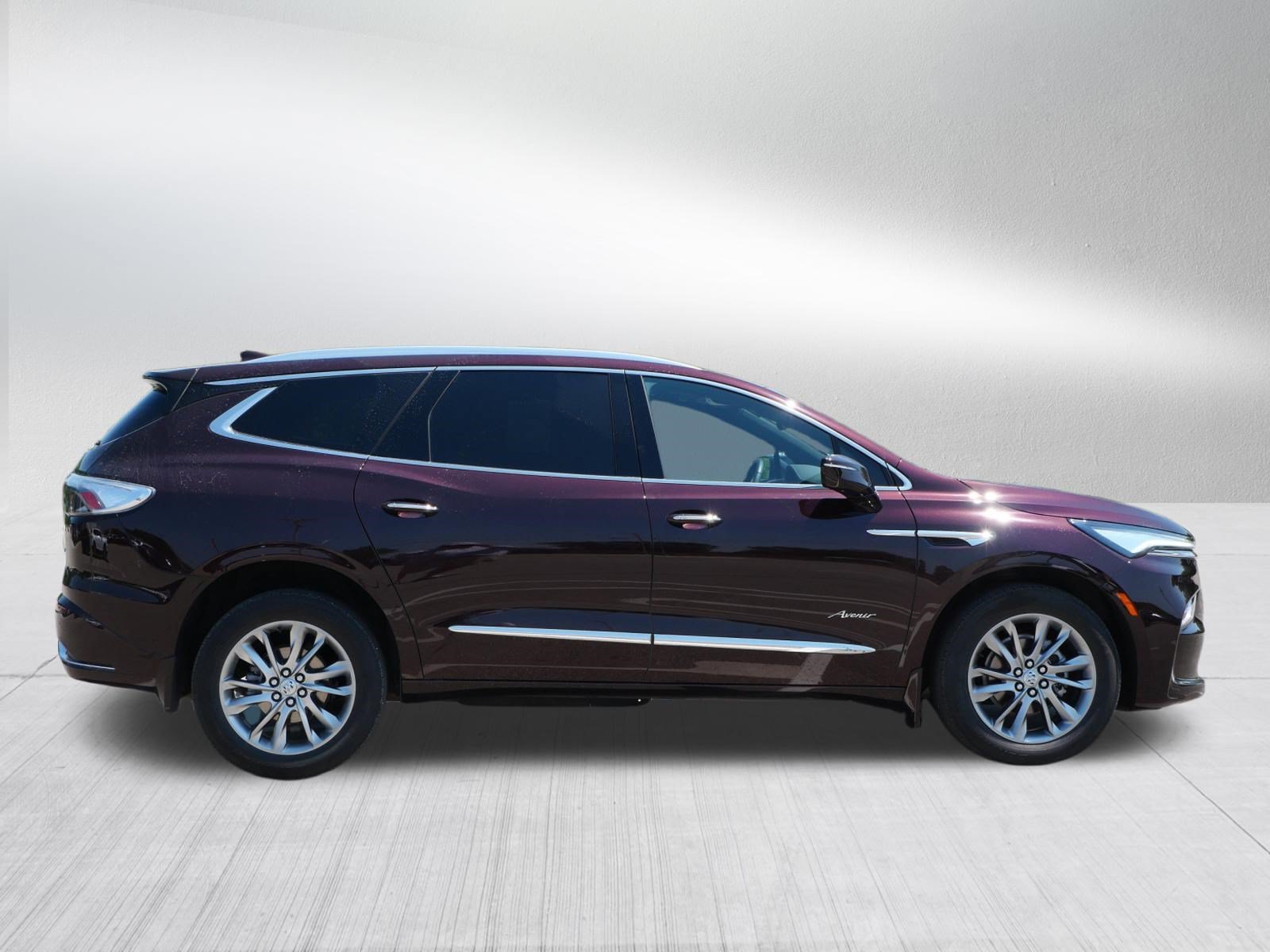 Used 2023 Buick Enclave Avenir w/ Avenir Technology Package AWD/4WD image 8