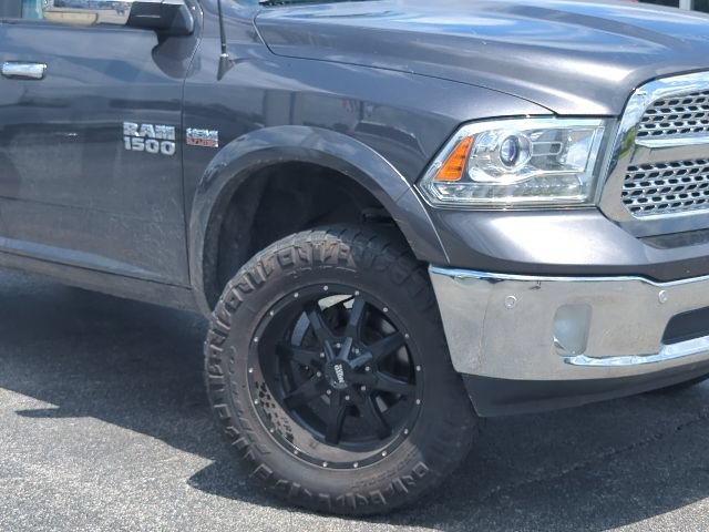 Used 2018 RAM 1500 Laramie w/ Convenience Group AWD/4WD image 2