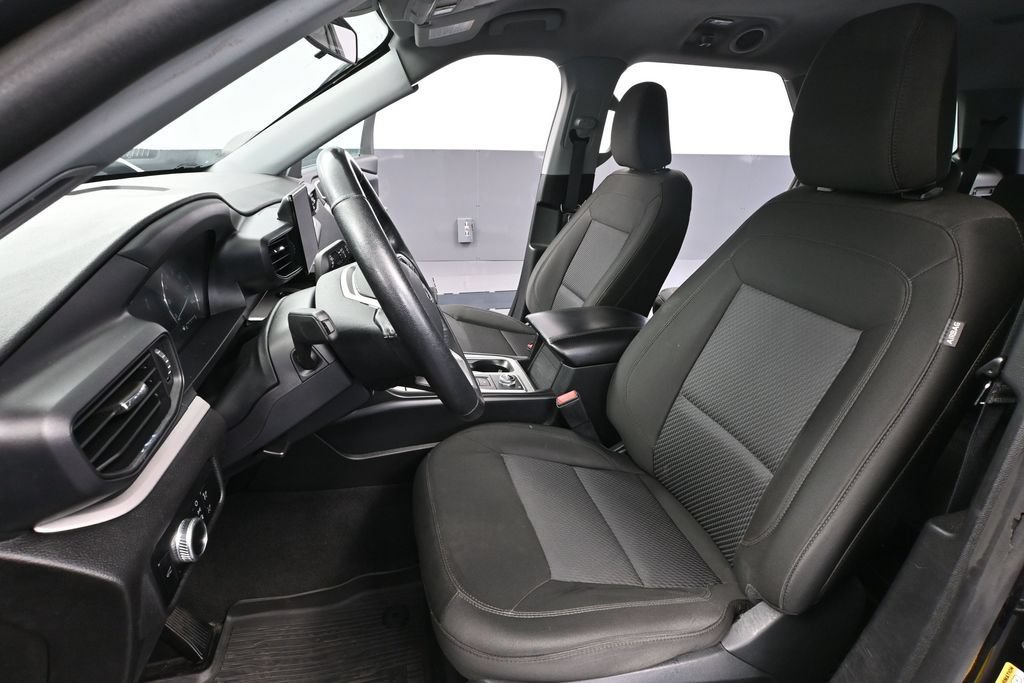 Used 2023 Ford Explorer XLT AWD/4WD image 23