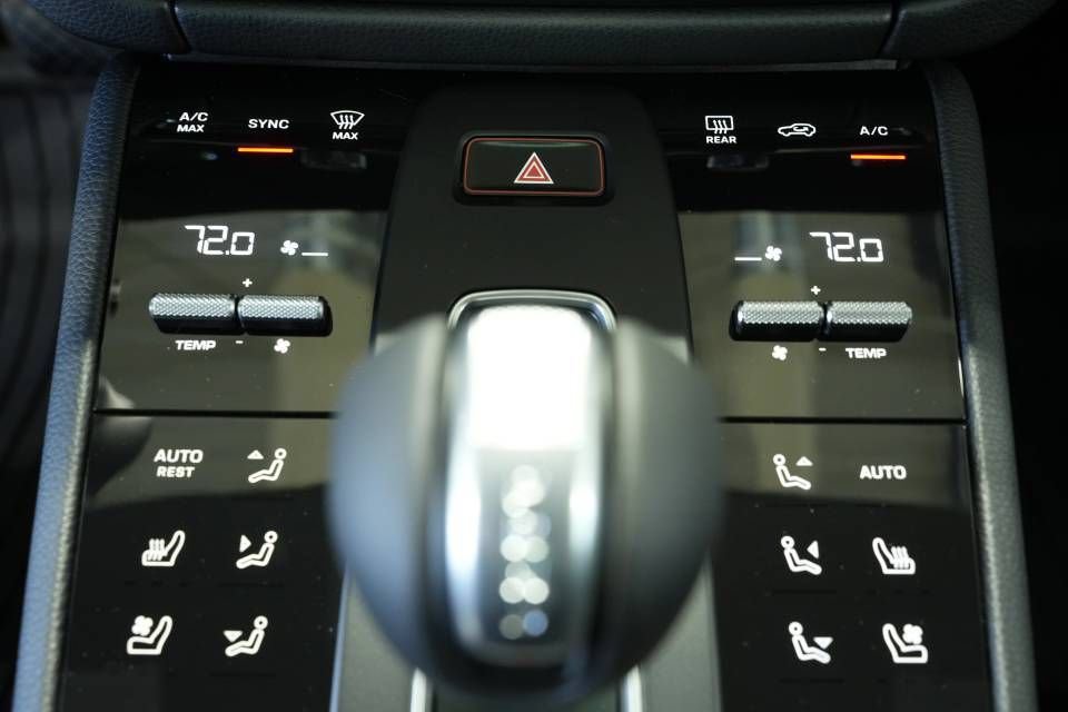 Certified 2026 Porsche Macan AWD/4WD image 21