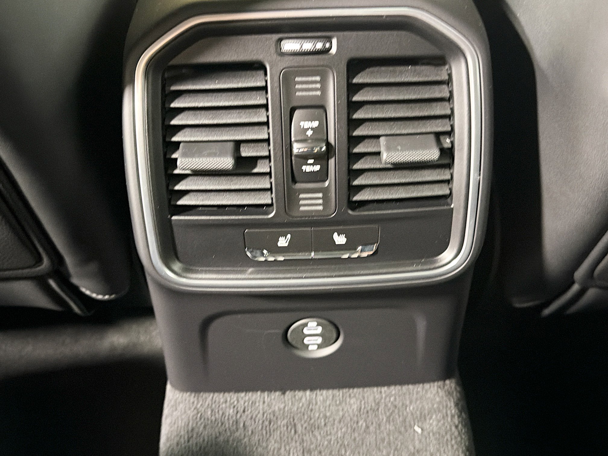 Certified 2026 Porsche Macan AWD/4WD image 20