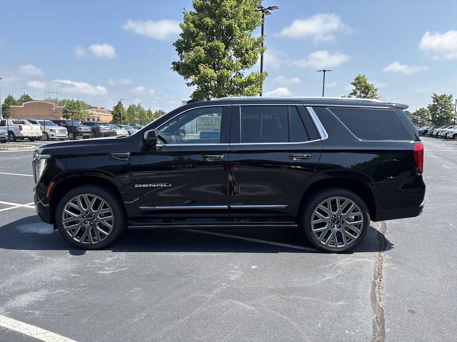 New 2026 GMC Yukon Denali Ultimate AWD/4WD image 19