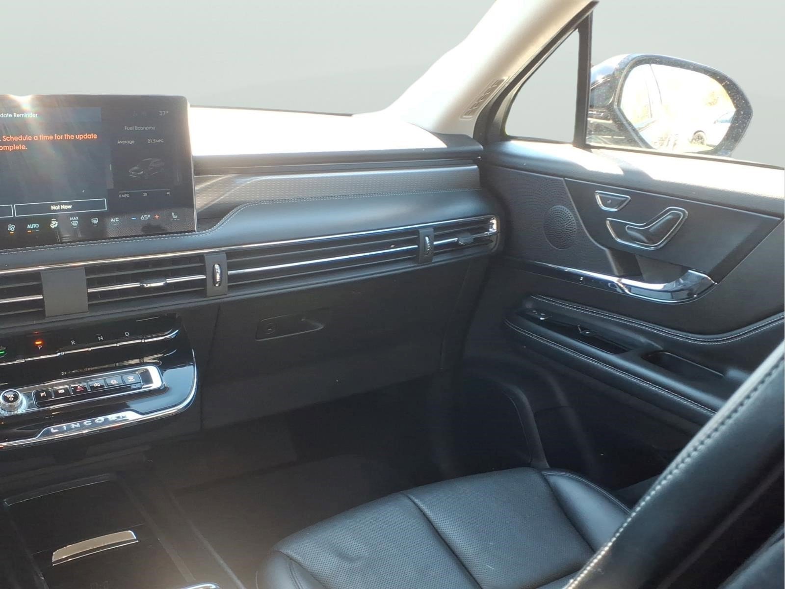 Used 2023 Lincoln Corsair Reserve w/ Jet Appearance Package AWD/4WD image 12