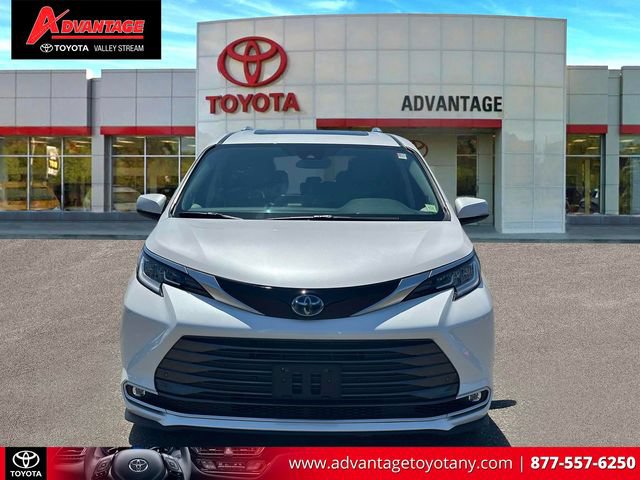 Certified 2023 Toyota Sienna Limited AWD/4WD image 2