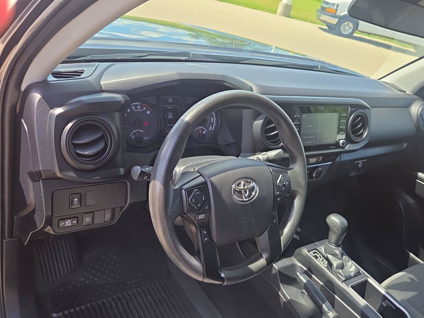 Used 2021 Toyota Tacoma SR AWD/4WD image 18