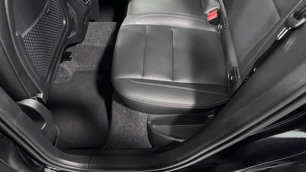 Certified 2026 Volvo XC40 B5 Plus AWD/4WD image 21