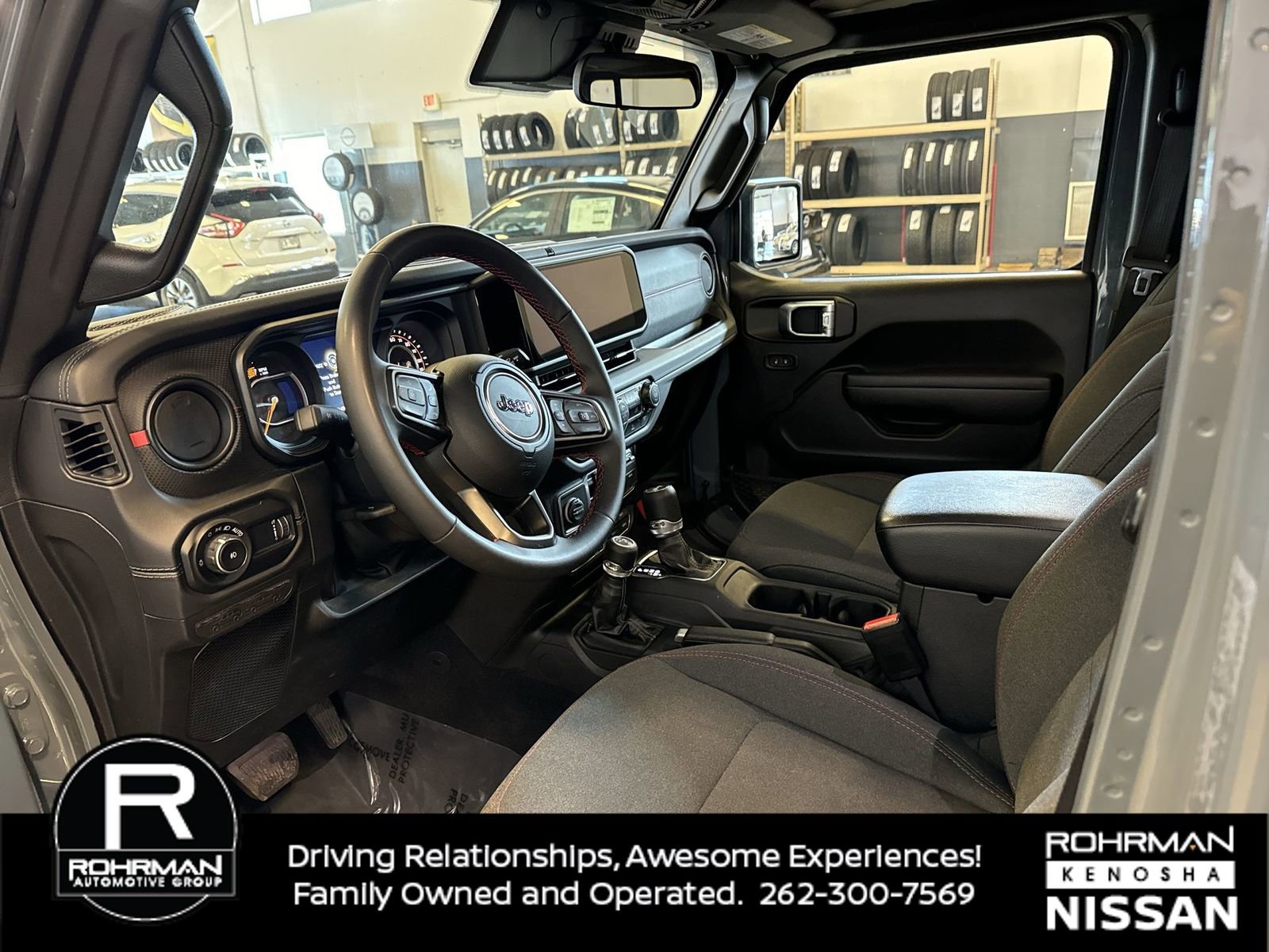 Used 2025 Jeep Wrangler Rubicon image 5