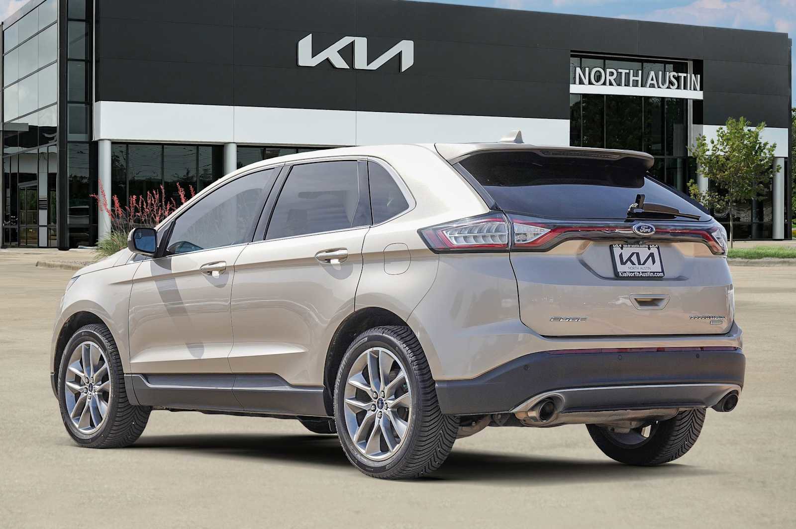 Used 2018 Ford Edge Titanium w/ Technology Package image 5