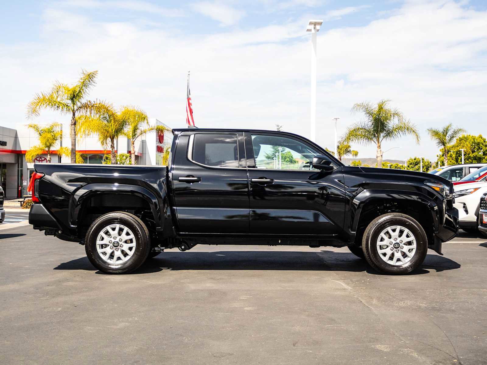 Certified 2025 Toyota Tacoma SR w/ SR Upgrade Package AWD/4WD image 15