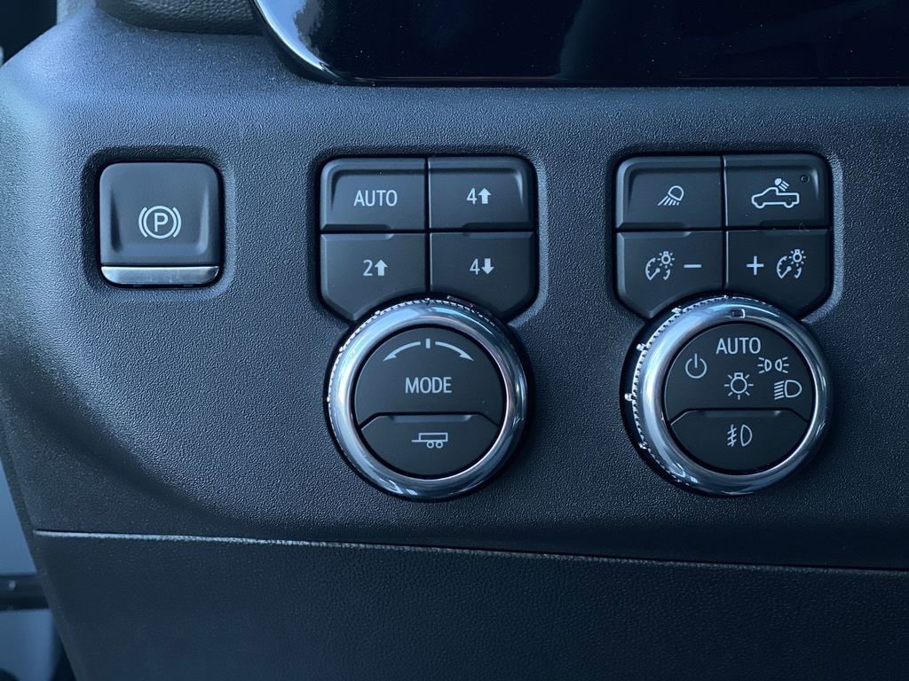 New 2026 GMC Sierra 3500 SLT w/ SLT Convenience Package image 27