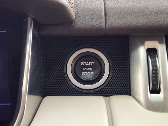 Used 2020 Land Rover Range Rover HSE image 21