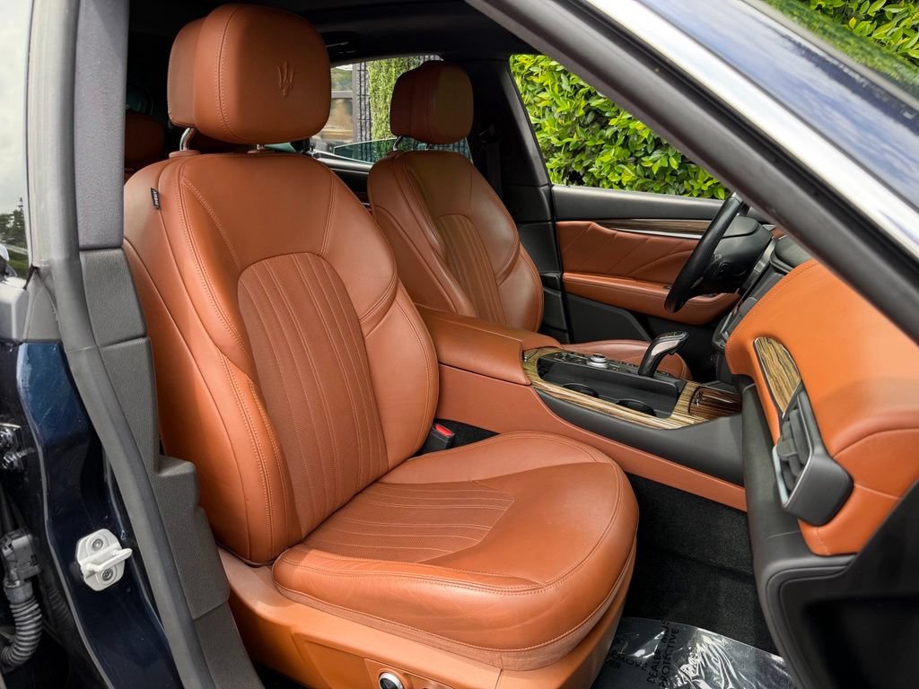 Used 2022 Maserati Levante GT AWD/4WD image 35