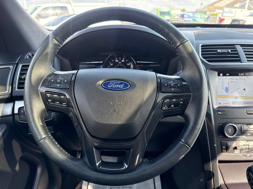 Used 2019 Ford Explorer XLT w/ Equipment Group 202A AWD/4WD image 17