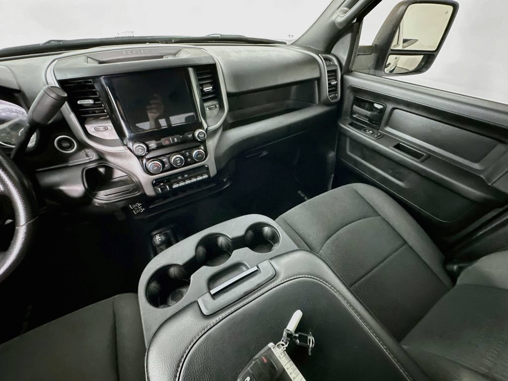 Used 2024 RAM 3500 Tradesman w/ Chrome Appearance Group AWD/4WD image 12