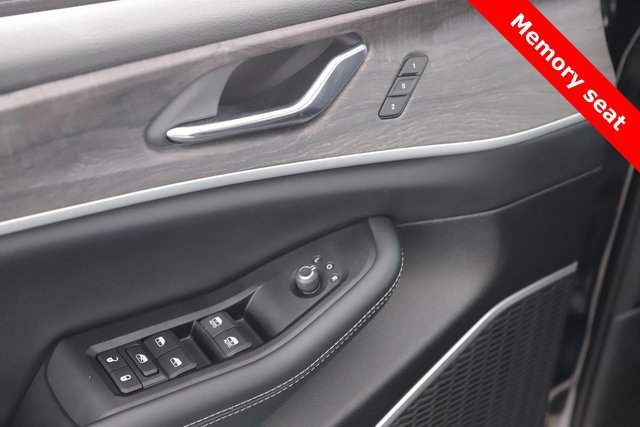 Used 2024 Jeep Grand Cherokee Limited 4xe image 18