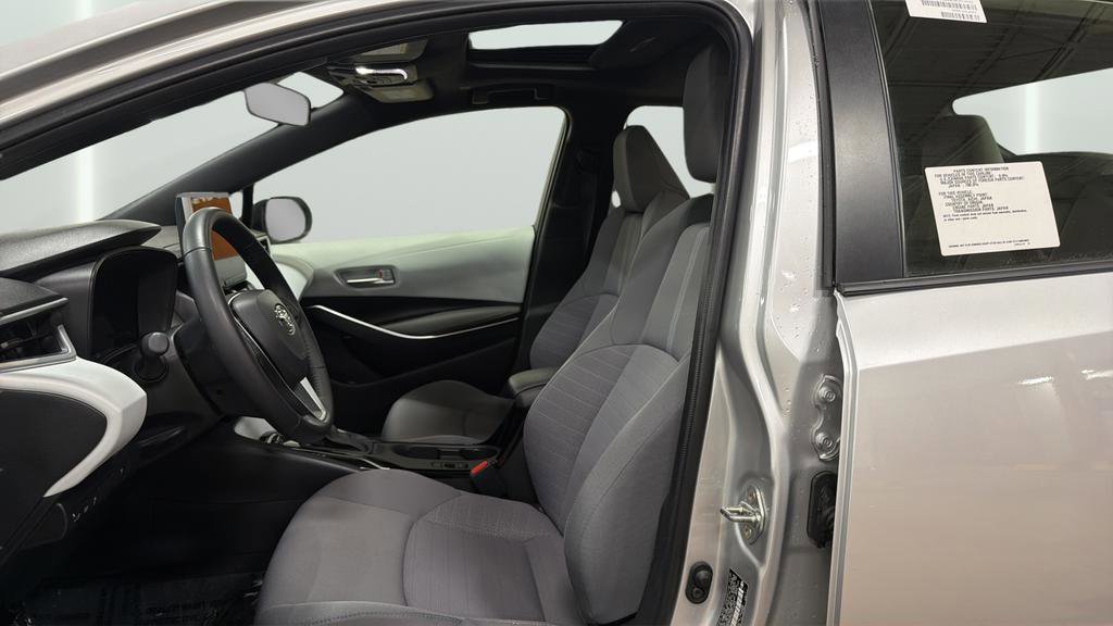 Used 2025 Toyota Corolla SE w/ SE Premium Package image 23