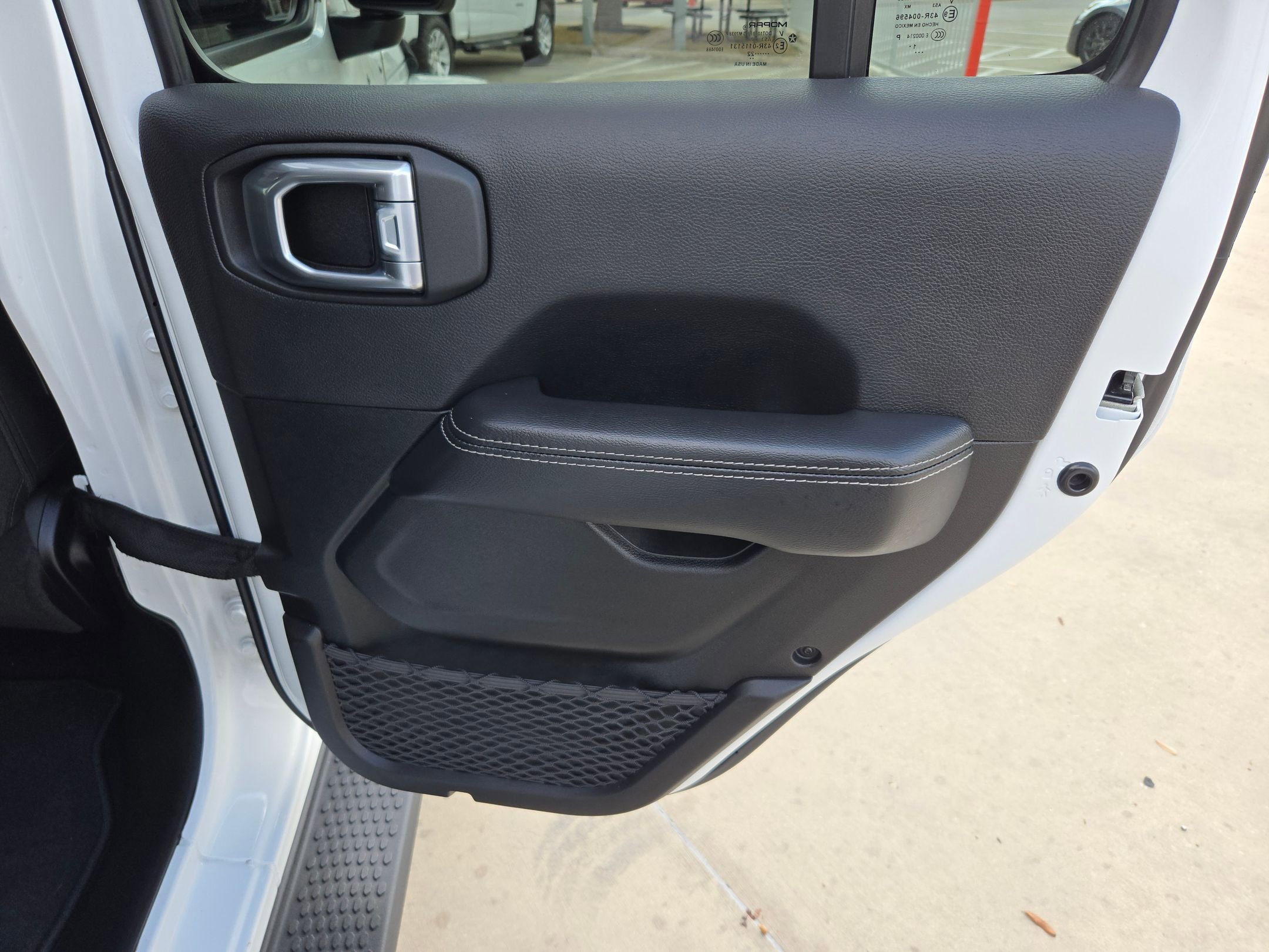 Used 2022 Jeep Wrangler Unlimited Sahara w/ Cold Weather Group image 27