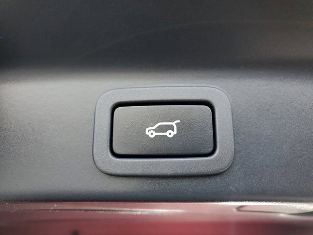 Used 2019 Jaguar F-PACE S image 9