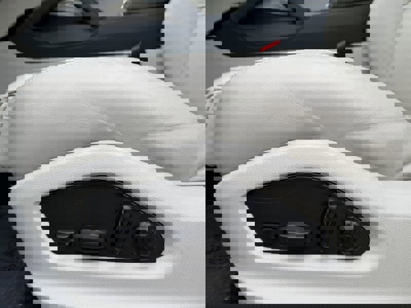 Used 2023 Porsche Cayenne S Platinum w/ Premium Package Plus image 28