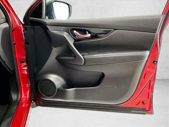 Used 2018 Nissan Rogue Sport SV FWD image 19