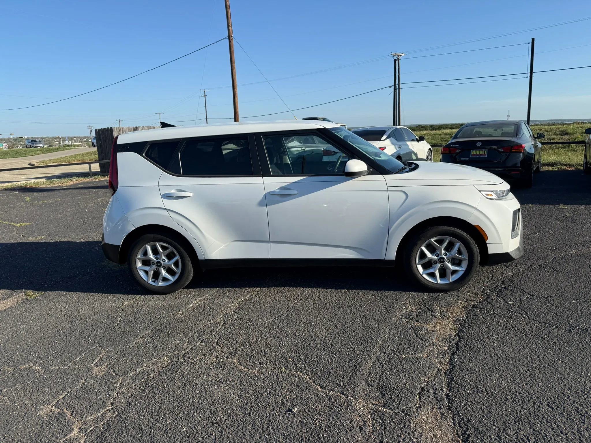 Used 2022 Kia Soul LX w/ Technology Package image 4