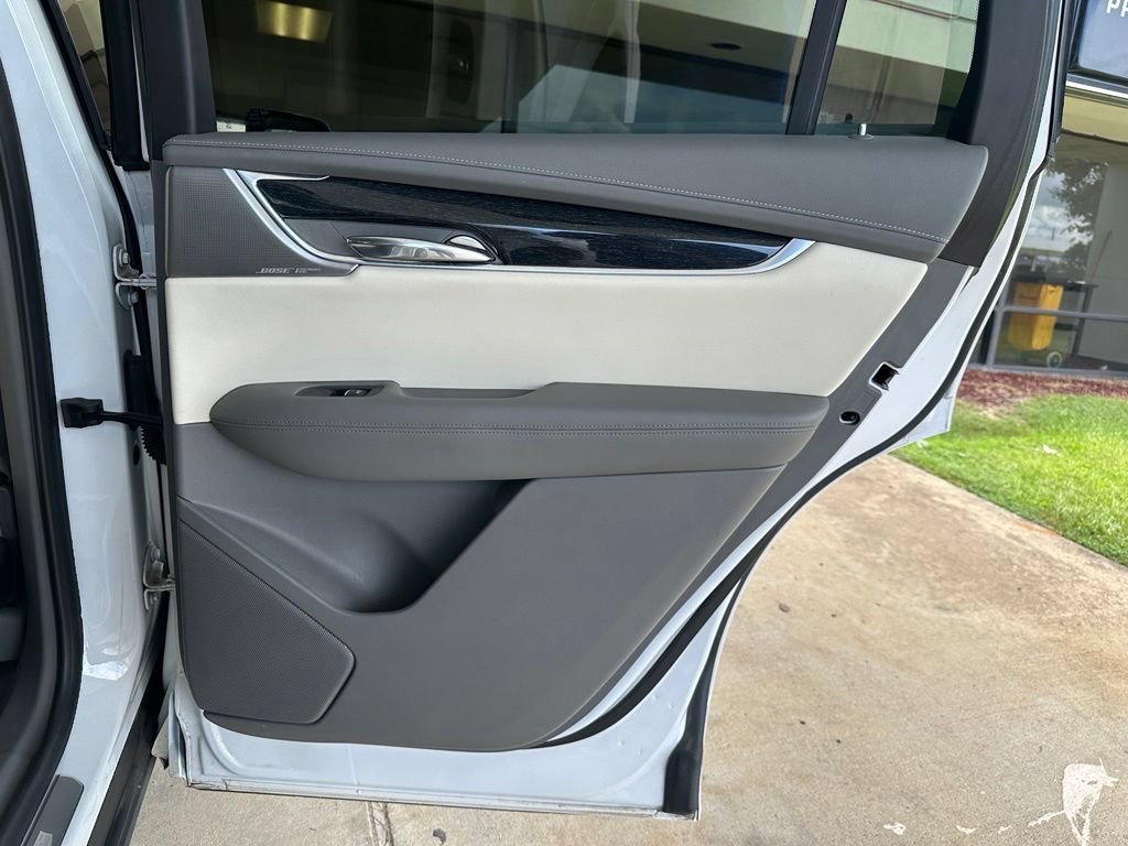 Used 2021 Cadillac XT6 Premium Luxury AWD/4WD image 32